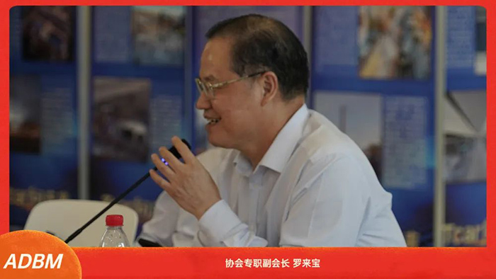浙江省汽车装饰美容养护行业协会第二届理事会第二次会议在杭召开 浙江省汽车装饰美容养护行业协会第二届理事会第二次会议在杭召开