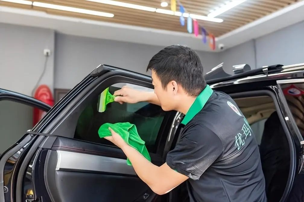 为什么刚贴完玻璃膜三天内不能升降车窗? 为什么刚贴完玻璃膜三天内不能升降车窗?