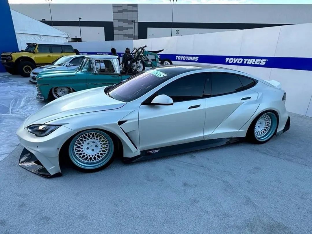 令人兴奋的SEMA SHOW开展了!! 令人兴奋的SEMA SHOW开展了!!