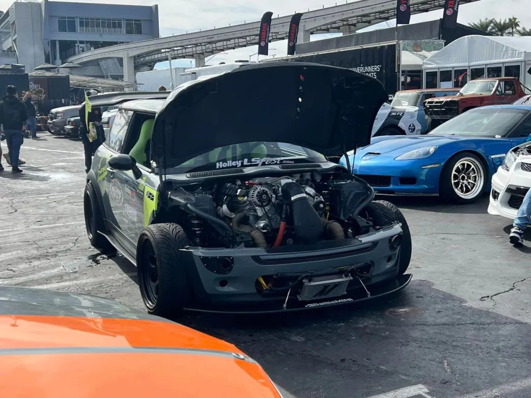令人兴奋的SEMA SHOW开展了!! 令人兴奋的SEMA SHOW开展了!!