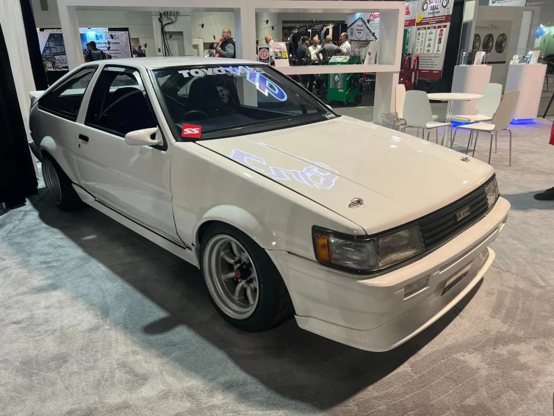 令人兴奋的SEMA SHOW开展了!! 令人兴奋的SEMA SHOW开展了!!