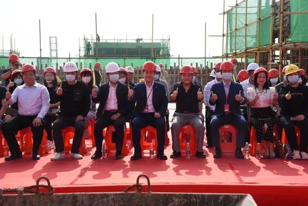 不负所期,喜封金顶 | 爱车小屋总部封顶仪式圆满举行! 不负所期,喜封金顶 | 爱车小屋总部封顶仪式圆满举行!