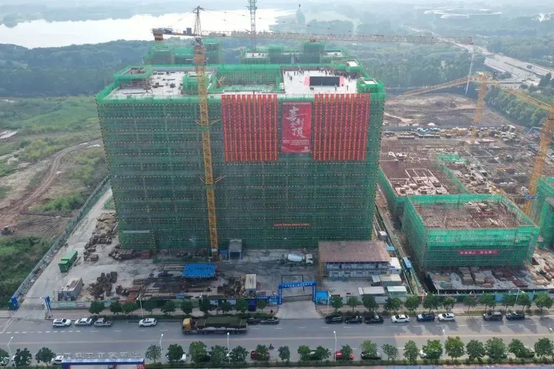 不负所期,喜封金顶 | 爱车小屋总部封顶仪式圆满举行! 不负所期,喜封金顶 | 爱车小屋总部封顶仪式圆满举行!