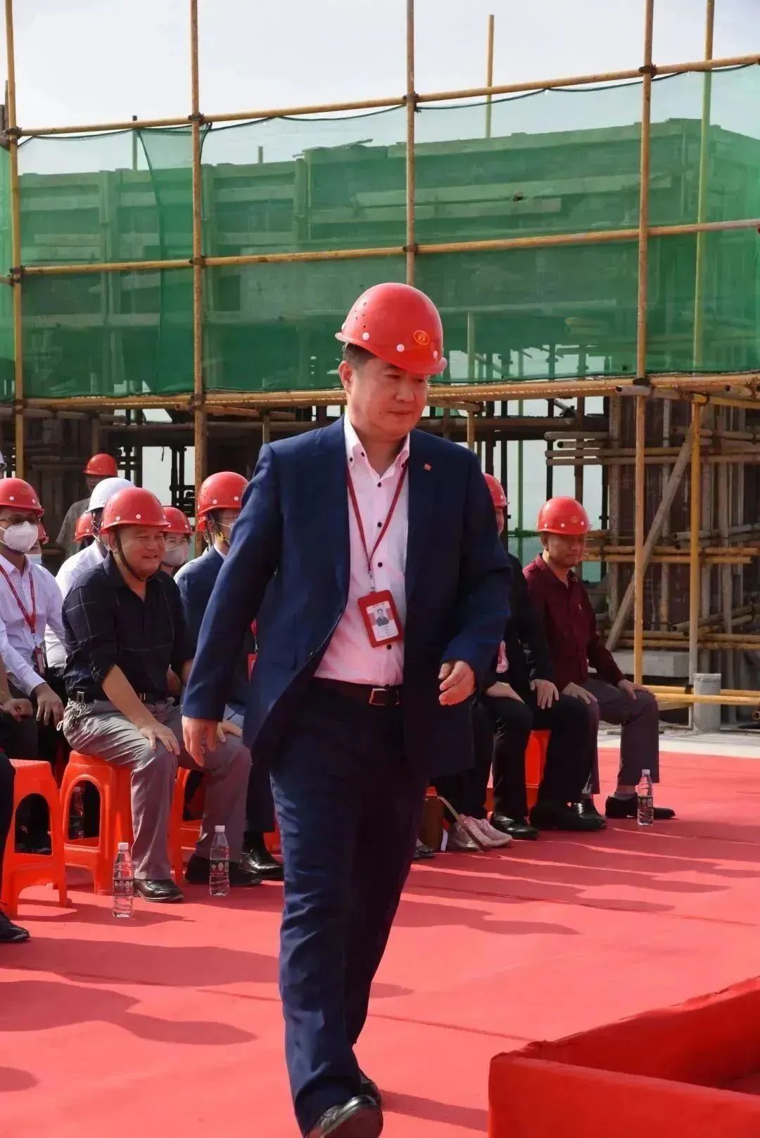 不负所期,喜封金顶 | 爱车小屋总部封顶仪式圆满举行! 不负所期,喜封金顶 | 爱车小屋总部封顶仪式圆满举行!