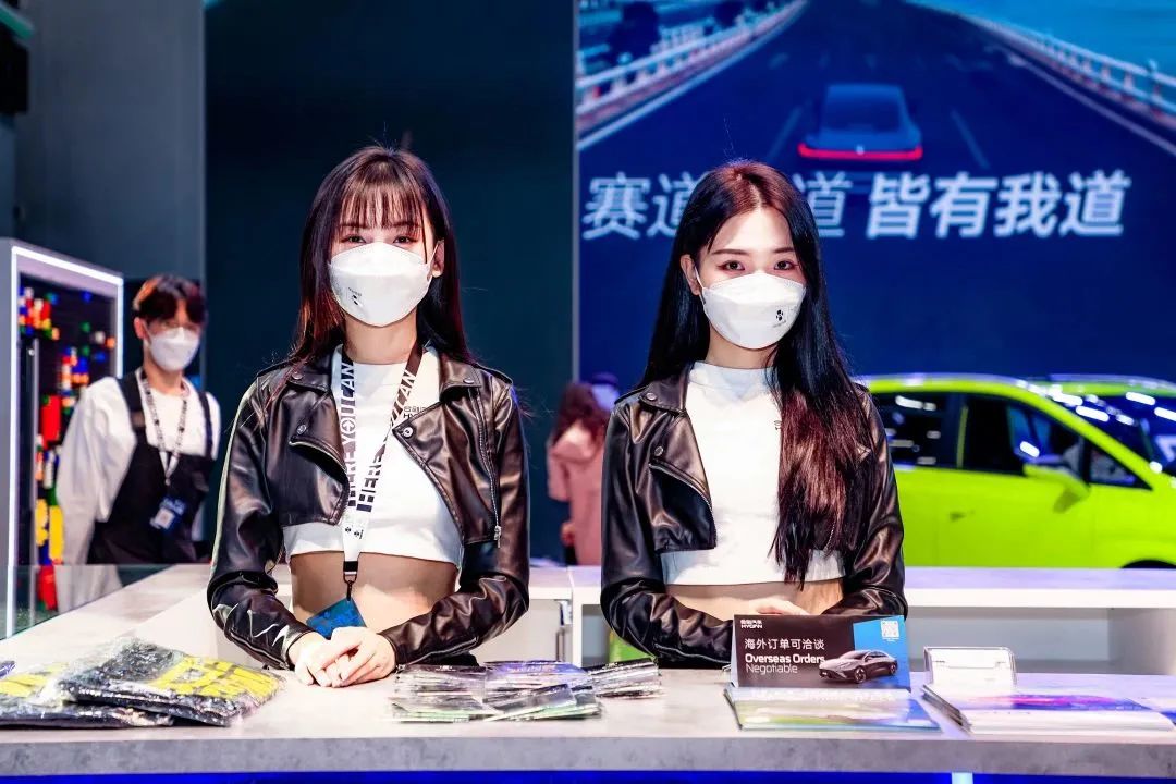 广州国际汽车展:【多图纯享】香车与美女共舞,模特和礼仪齐聚 广州国际汽车展:【多图纯享】香车与美女共舞,模特和礼仪齐聚