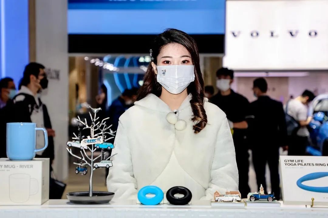 广州国际汽车展:【多图纯享】香车与美女共舞,模特和礼仪齐聚 广州国际汽车展:【多图纯享】香车与美女共舞,模特和礼仪齐聚