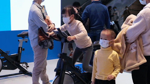 【图片回顾】第二十届广州国际汽车展览会精彩瞬间 【图片回顾】第二十届广州国际汽车展览会精彩瞬间