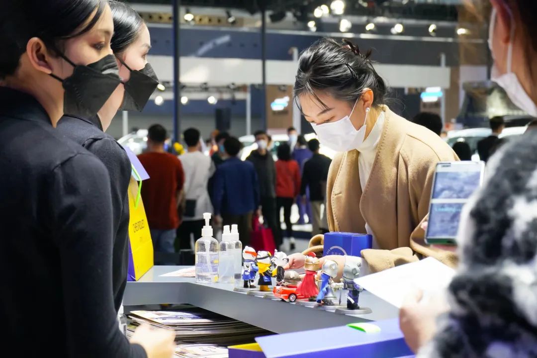 【图片回顾】第二十届广州国际汽车展览会精彩瞬间 【图片回顾】第二十届广州国际汽车展览会精彩瞬间