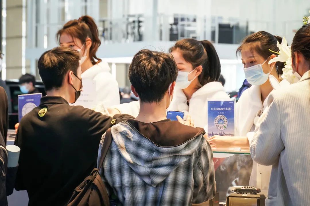 【图片回顾】第二十届广州国际汽车展览会精彩瞬间 【图片回顾】第二十届广州国际汽车展览会精彩瞬间