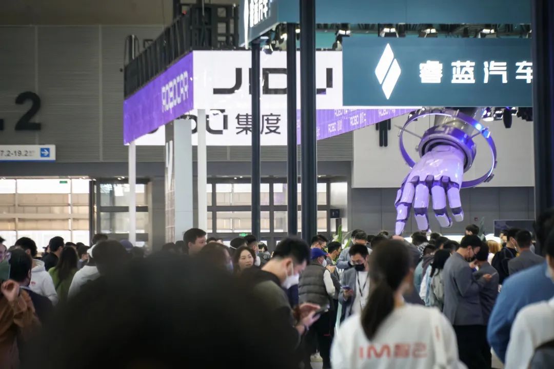 【图片回顾】第二十届广州国际汽车展览会精彩瞬间 【图片回顾】第二十届广州国际汽车展览会精彩瞬间