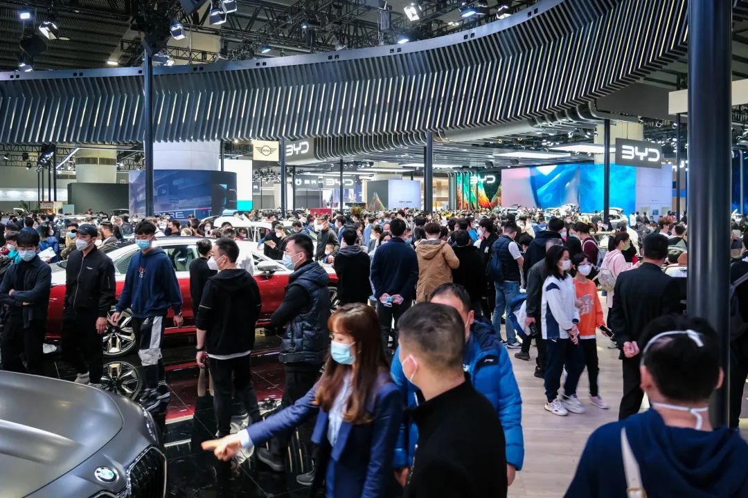 【图片回顾】第二十届广州国际汽车展览会精彩瞬间 【图片回顾】第二十届广州国际汽车展览会精彩瞬间