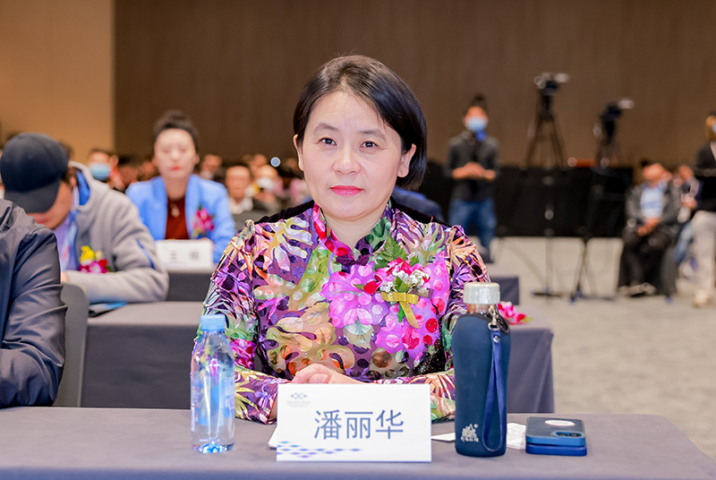 2023!撸起袖子加油干!——中威车饰董事长潘丽华 2023!撸起袖子加油干!——中威车饰董事长潘丽华