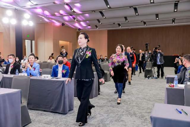 聚力前行!中威车饰杯慧聪汽车2022年度汽车后市场品牌盛会荣耀盛典隆重召开 聚力前行!中威车饰杯慧聪汽车2022年度汽车后市场品牌盛会荣耀盛典隆重召开