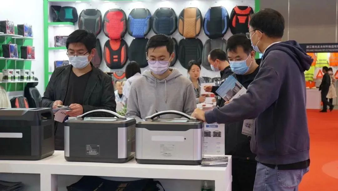 聚焦现场丨2023法兰克福汽配展,卡儿酷千份手册一日派空 聚焦现场丨2023法兰克福汽配展,卡儿酷千份手册一日派空