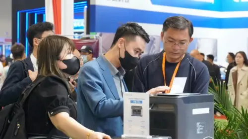 卡儿酷携新品亮相展会,开创汽车电子新潮流 卡儿酷携新品亮相展会,开创汽车电子新潮流