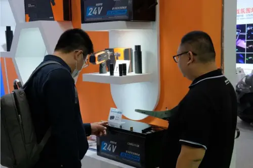卡儿酷携新品亮相展会,开创汽车电子新潮流 卡儿酷携新品亮相展会,开创汽车电子新潮流