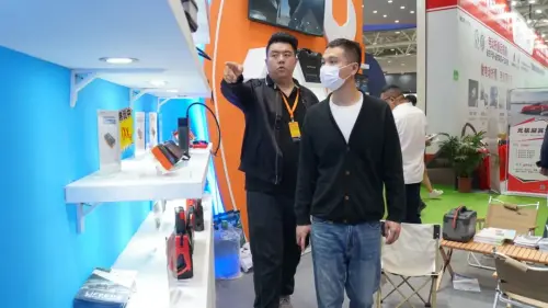 卡儿酷携新品亮相展会,开创汽车电子新潮流 卡儿酷携新品亮相展会,开创汽车电子新潮流