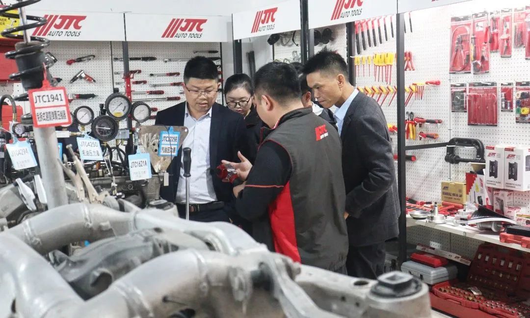 CADA售后零部件分会&邵阳汽车商会走进杰特熙(JTC) CADA售后零部件分会&邵阳汽车商会走进杰特熙(JTC)