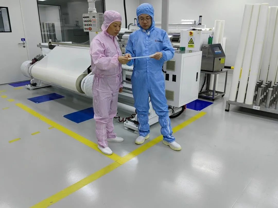 时和人 | 坚守质检岗位,守护高端汽车膜制造品质保障 时和人 | 坚守质检岗位,守护高端汽车膜制造品质保障