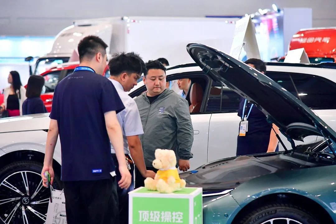 现场直击|第五届西洽会汽摩馆开展第一天! 现场直击|第五届西洽会汽摩馆开展第一天!