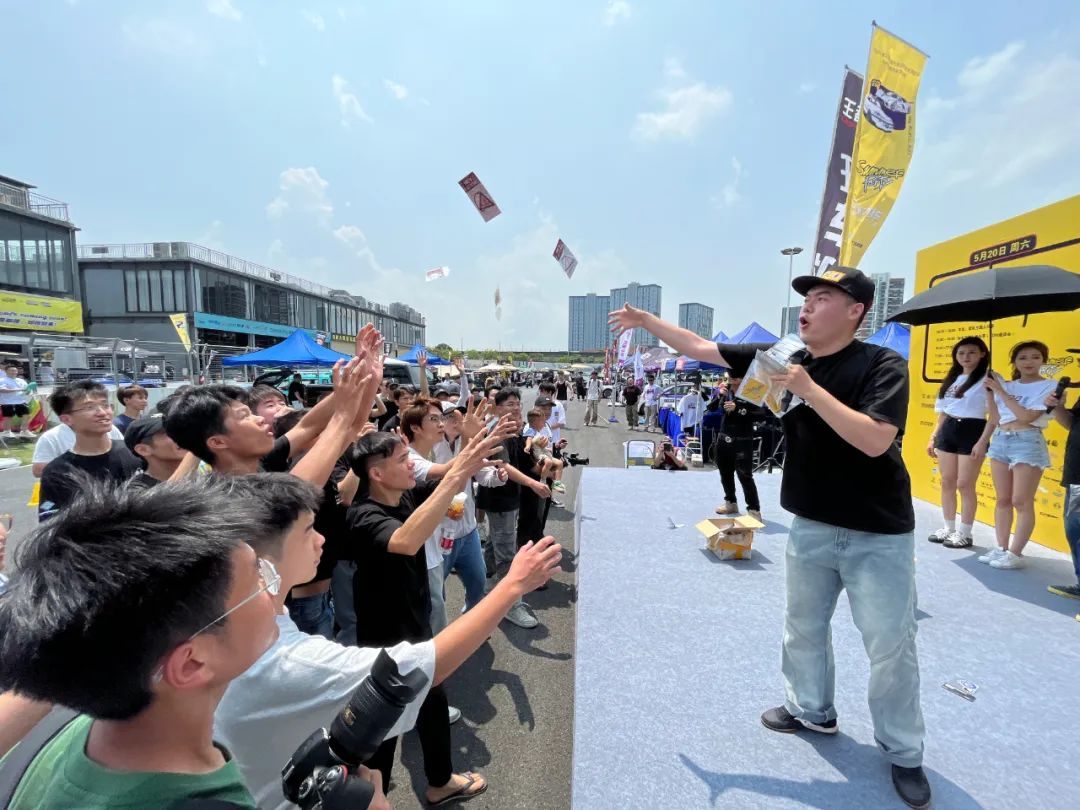 500台车塞满赛道是一种怎样的体验? 500台车塞满赛道是一种怎样的体验?