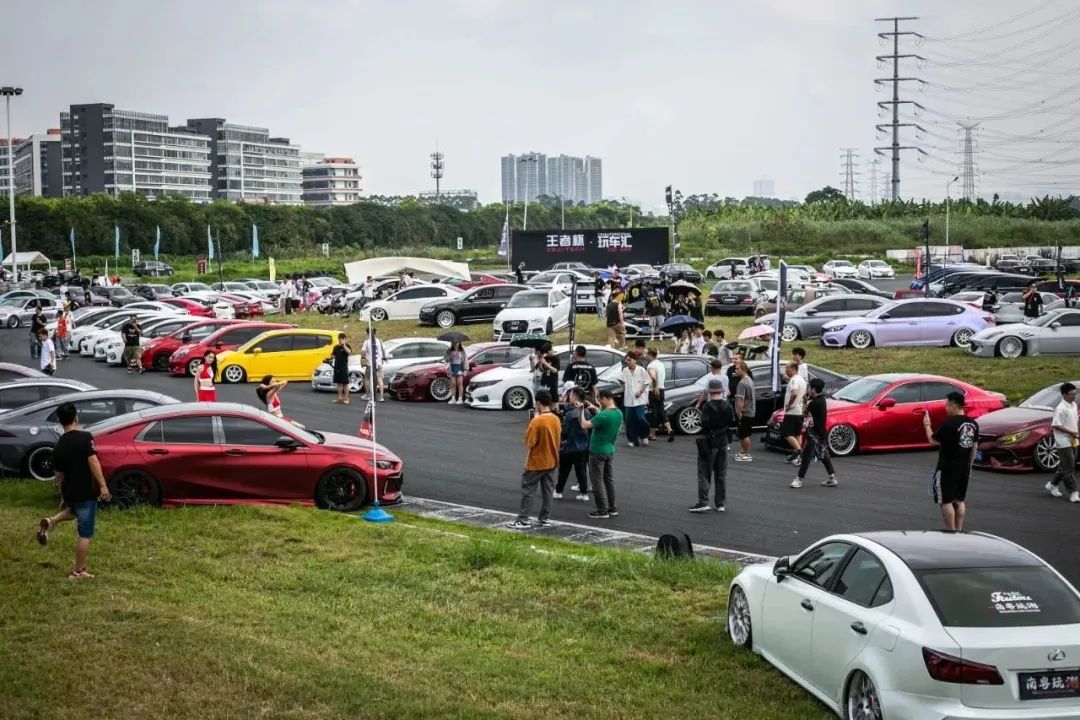 500台车塞满赛道是一种怎样的体验? 500台车塞满赛道是一种怎样的体验?