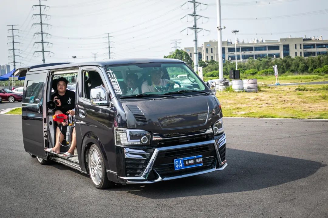 500台车塞满赛道是一种怎样的体验? 500台车塞满赛道是一种怎样的体验?