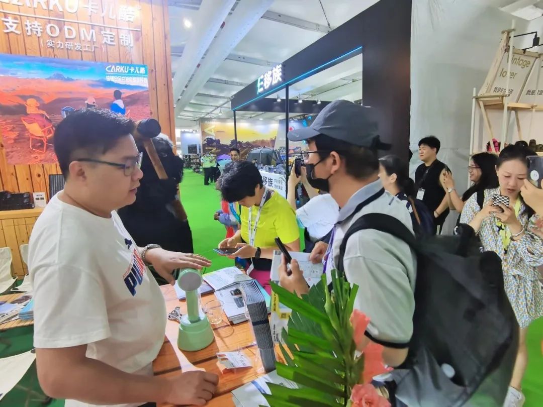 卡儿酷团宠——酷哥在ISPO上海户外展,上线! 卡儿酷团宠——酷哥在ISPO上海户外展,上线!