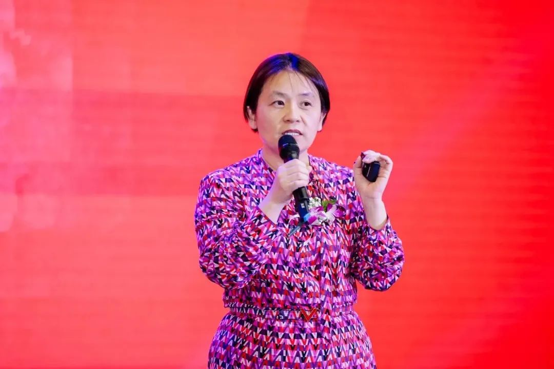 聚焦赋能,创新求变丨慧聪汽车总经理赵义芬女士为汽车改装盈利赋能分享大会致辞! 聚焦赋能,创新求变丨慧聪汽车总经理赵义芬女士为汽车改装盈利赋能分享大会致辞!