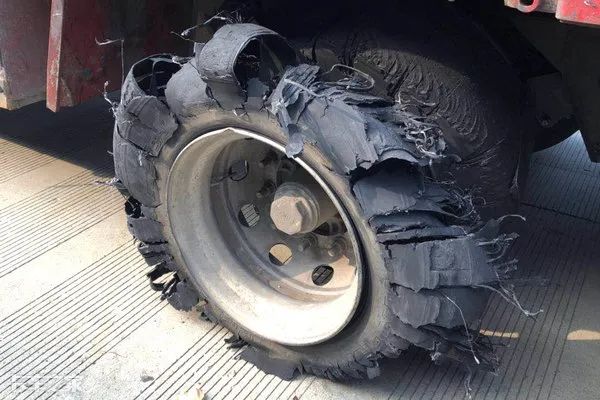 夏季高温进入爆胎高发期,如何才能避免爆胎? 夏季高温进入爆胎高发期,如何才能避免爆胎?
