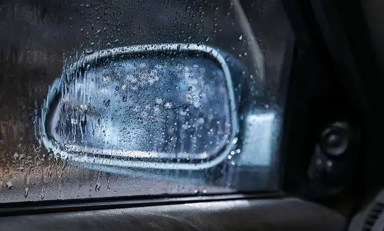 暴雨天出行，怎么保障行车安全？