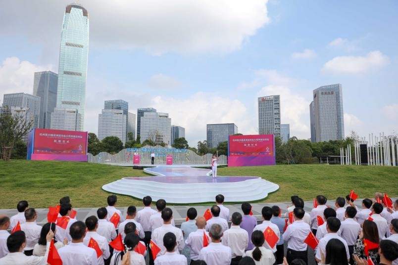 标榜荣耀 | 标榜公司董事长邹尚宏,参加第19届杭州亚运会火炬传递 标榜荣耀 | 标榜公司董事长邹尚宏,参加第19届杭州亚运会火炬传递