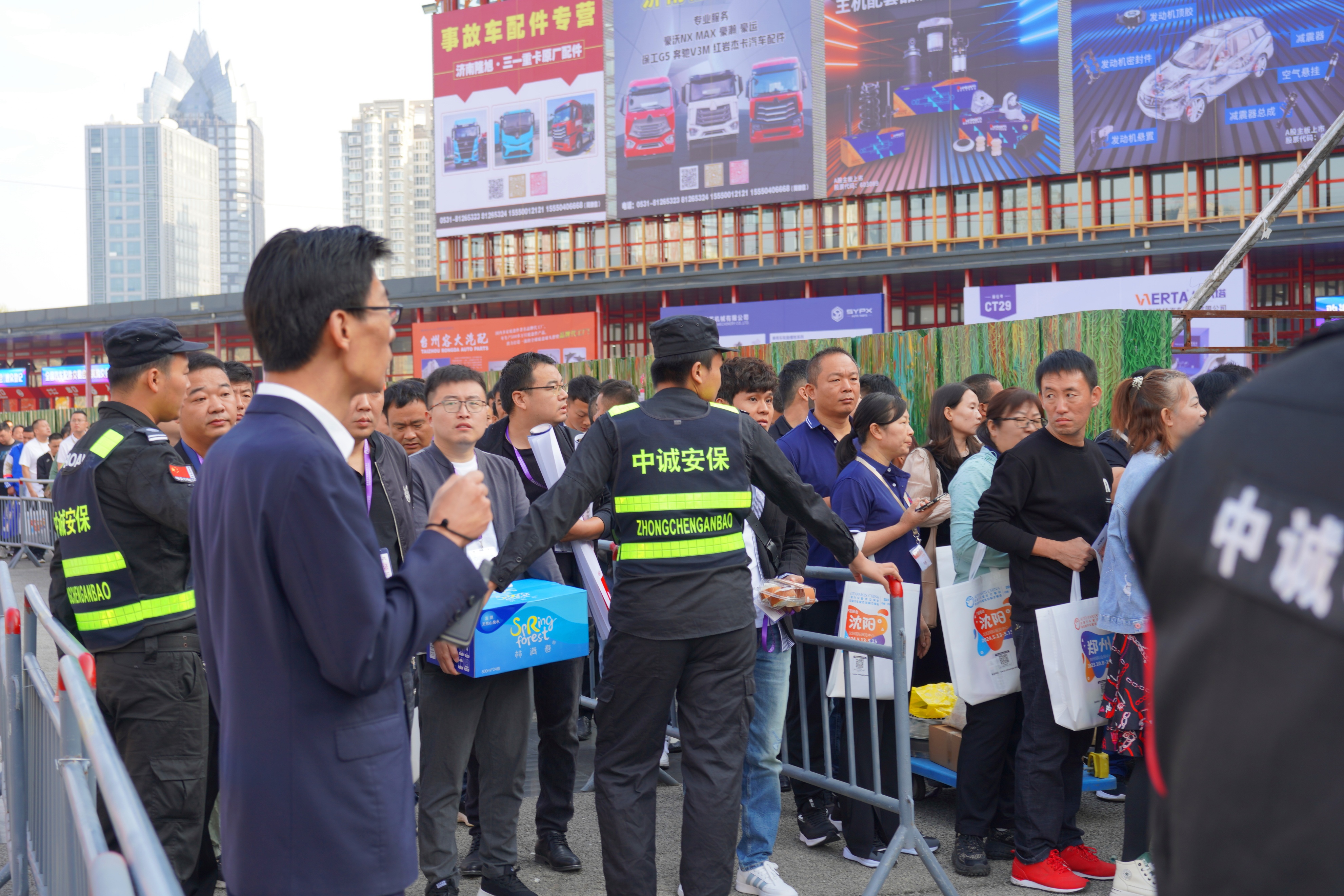 现场直击丨2023·郑州全国汽配会图片合集 现场直击丨2023·郑州全国汽配会图片合集