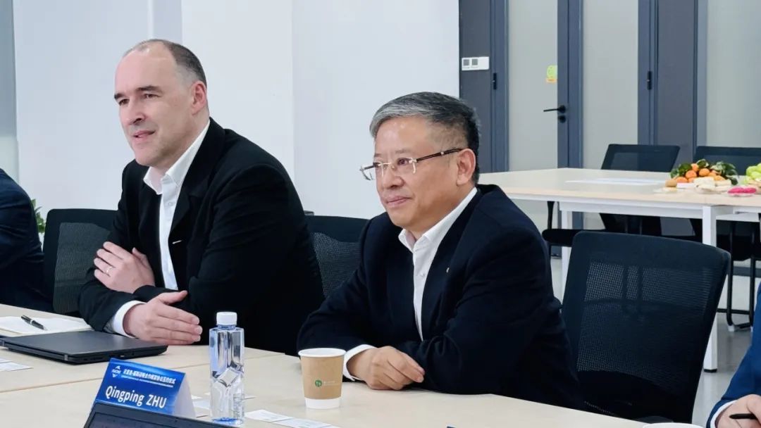 福斯与法雷奥签订战略合作协议,强强联手共推浸没式冷却技术 福斯与法雷奥签订战略合作协议,强强联手共推浸没式冷却技术