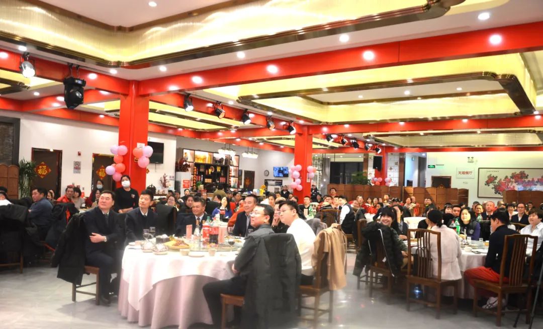 携手同行·共创辉煌 五方天雅2024新春年会暨员工表彰会圆满落幕 携手同行·共创辉煌 五方天雅2024新春年会暨员工表彰会圆满落幕
