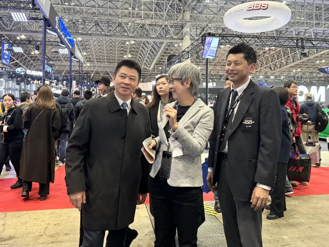 中机国际董事长夏闻迪受邀参观东京改装车展并与组委会交流 中机国际董事长夏闻迪受邀参观东京改装车展并与组委会交流