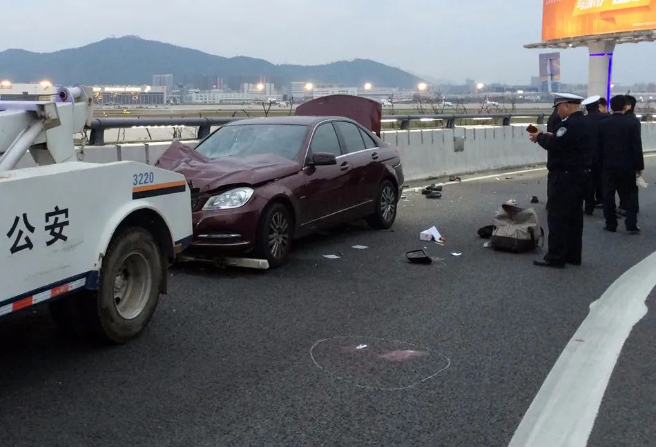 过年回家在高速开车,这几种情况你是否遇到过? 过年回家在高速开车,这几种情况你是否遇到过?