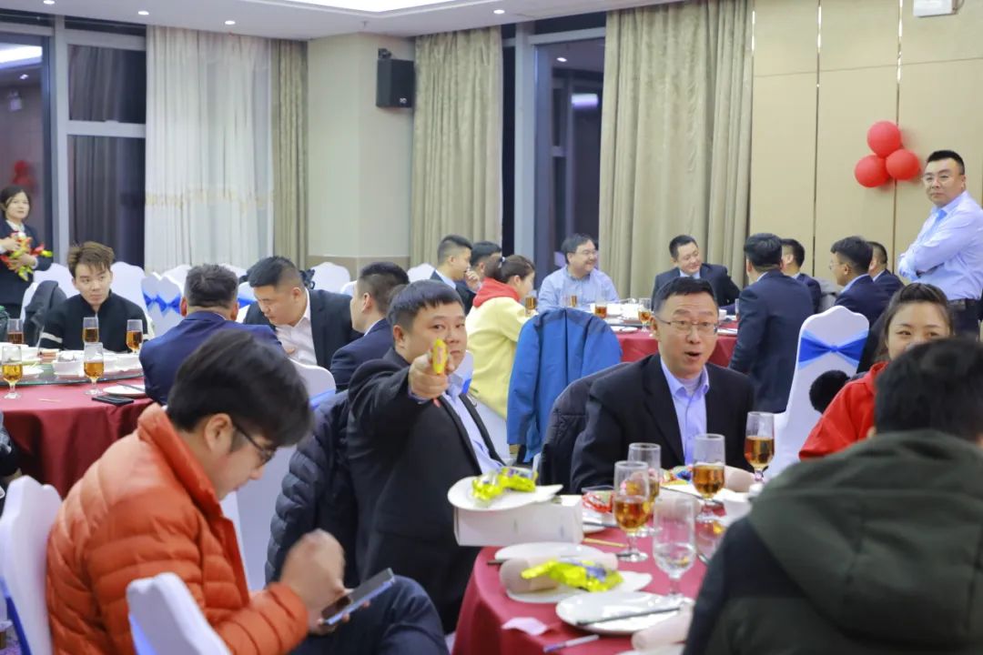 老曲发钱了，好顺科技营销大会究竟发生了什么？