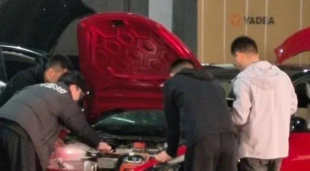 拆解特斯拉,还招汽车相关工程师!网传雅迪计划造车 拆解特斯拉,还招汽车相关工程师!网传雅迪计划造车