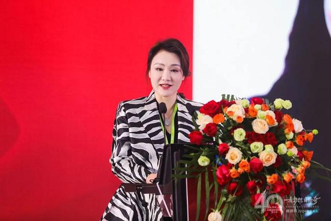 有梦想,自传奇!致敬中国汽车后市场40年盛典活动隆重举办! 有梦想,自传奇!致敬中国汽车后市场40年盛典活动隆重举办!