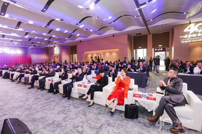 有梦想,自传奇!致敬中国汽车后市场40年盛典活动隆重举办! 有梦想,自传奇!致敬中国汽车后市场40年盛典活动隆重举办!