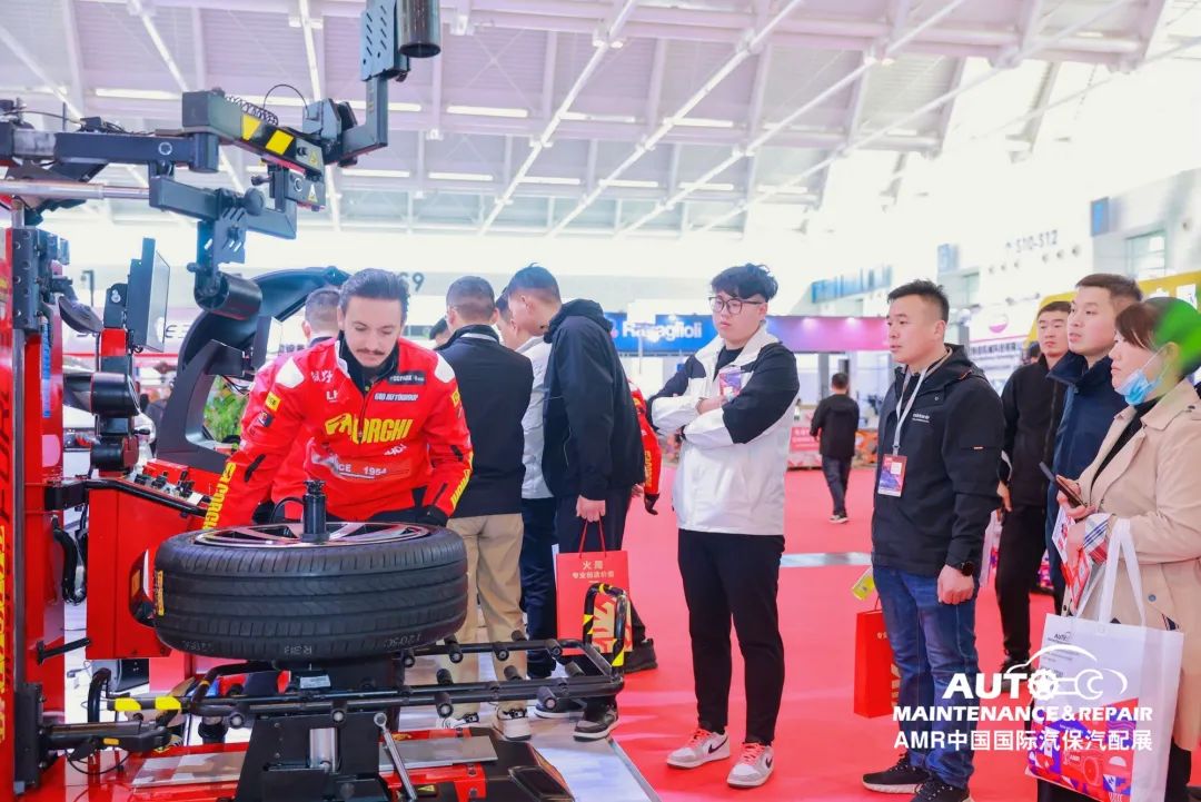 首季开门红|张力总经理出席2024AMR中国国际汽保汽配展 首季开门红|张力总经理出席2024AMR中国国际汽保汽配展