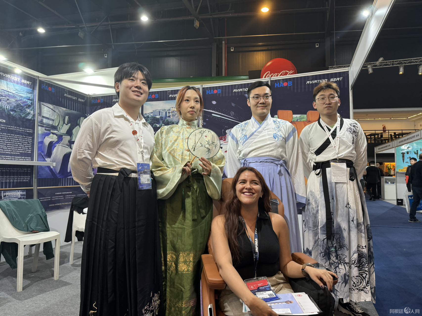 南美汽配展上的中华身影:中国企业展示技术与文化魅力 南美汽配展上的中华身影:中国企业展示技术与文化魅力