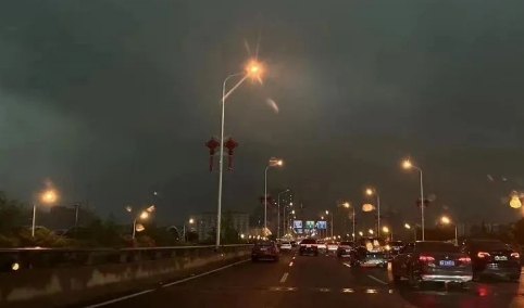 黑云压城,暴雨欲来,选购山多力雨刮刷品质值得信赖 黑云压城,暴雨欲来,选购山多力雨刮刷品质值得信赖