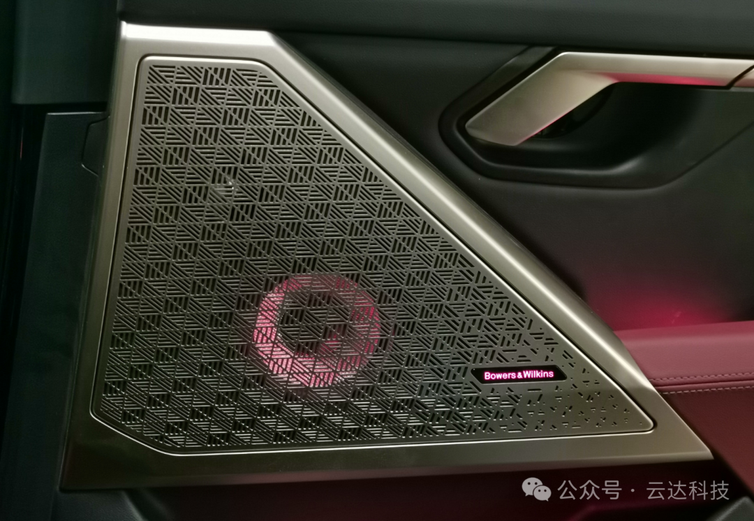 宝马新5系G68发光盖板安装说明书