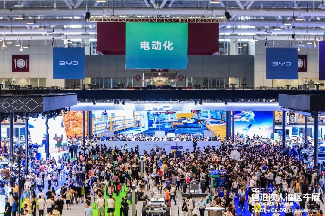 中机国际董事长夏闻迪出席2024粤港澳大湾区车展 中机国际董事长夏闻迪出席2024粤港澳大湾区车展