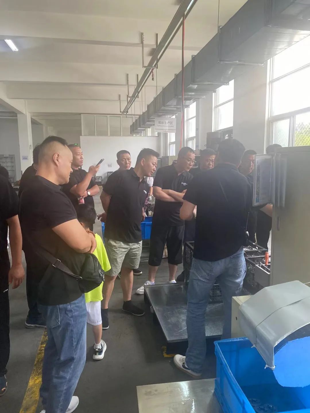 热烈欢迎河南优秀经销商来厂参观指导 热烈欢迎河南优秀经销商来厂参观指导