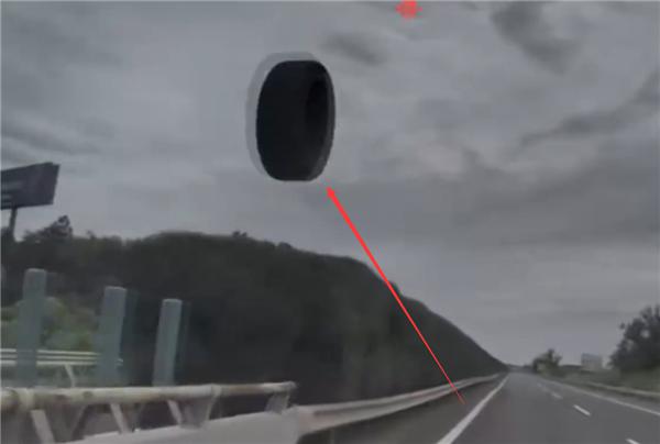 智能驾驶需谨慎:驾驶者仍需负责,盲目信任或致事故 智能驾驶需谨慎:驾驶者仍需负责,盲目信任或致事故