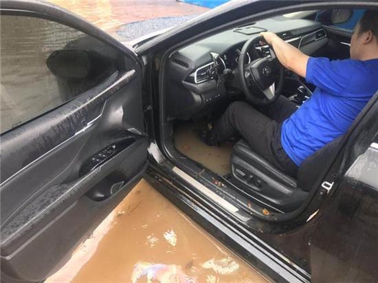 六招教你轻松识破二手车市场的水泡车 六招教你轻松识破二手车市场的水泡车