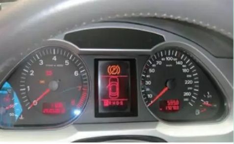 汽修案例:2007款奥迪A6L后制动片的更换 汽修案例:2007款奥迪A6L后制动片的更换